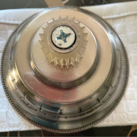 Party Lite Classic Creations Satin Silver Pillar Peglite - Picture 2 of 3